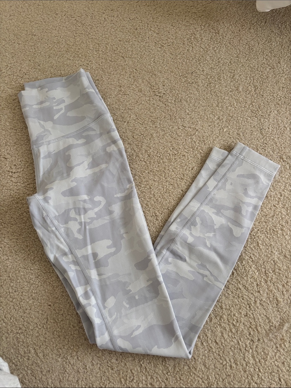 Women’s Lululemon White & Light Gray Camo Leggings